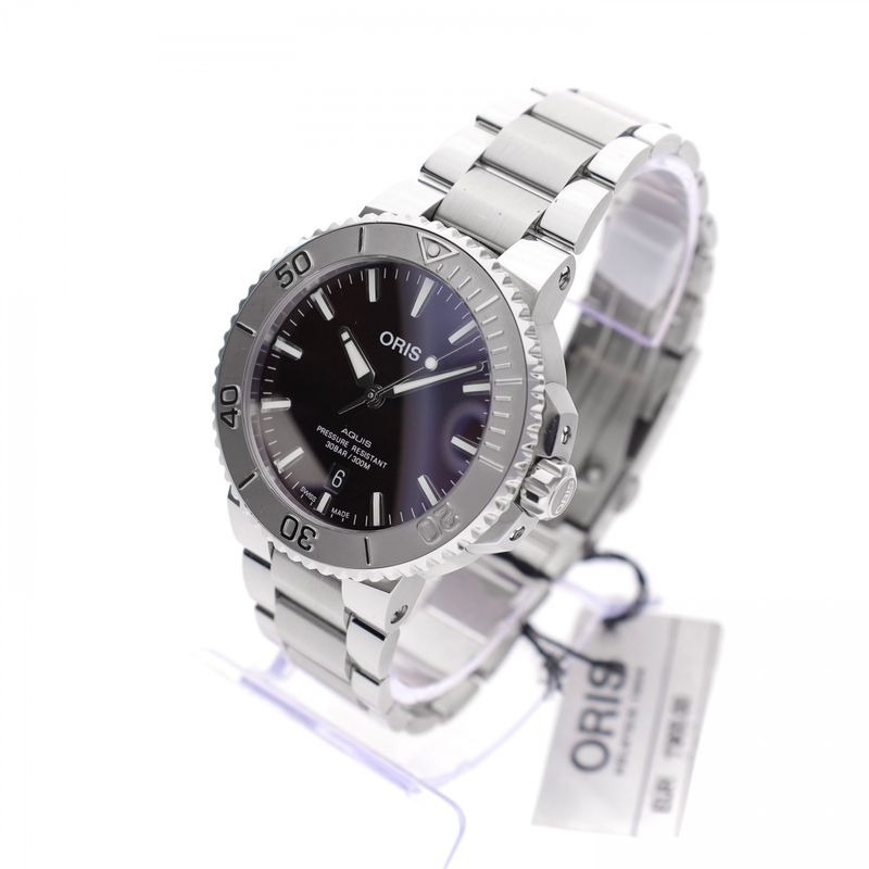 Image 2 of Oris Aquis Date Relief 01 733 7766 4158; Automatic Men's Watch