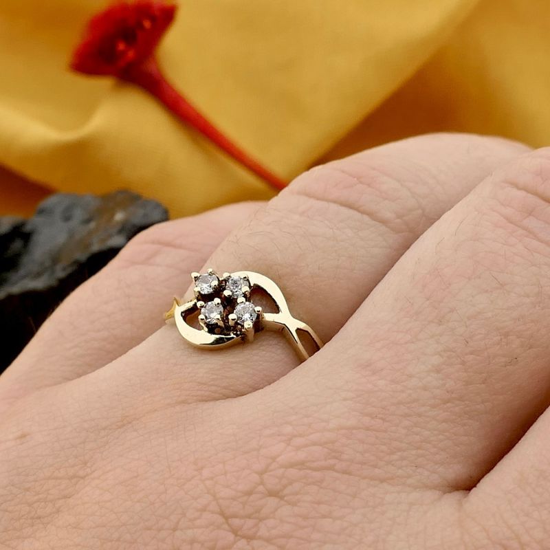 Image 4 of Gold ring with zirconia