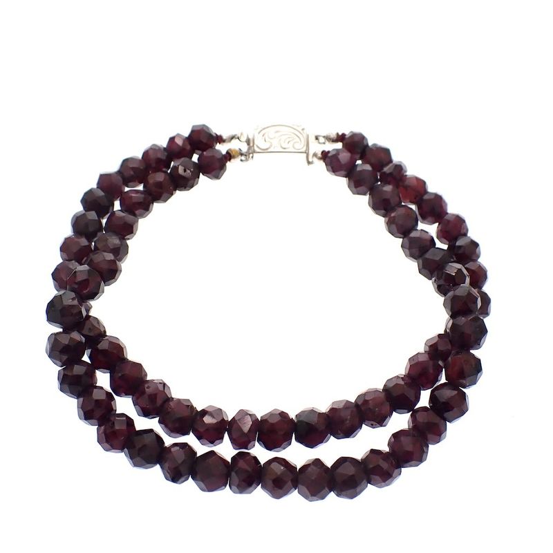 Image 1 of Garnet bead bracelet with silver clasp; Antique | 21 cm