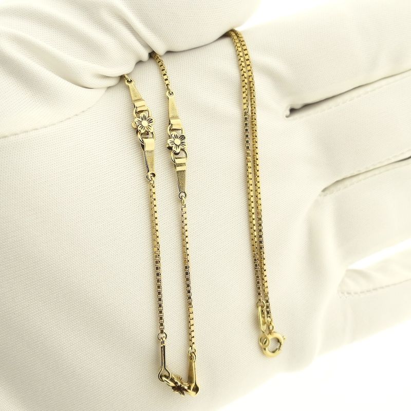 Image 10 of Golden Venetian link chain with flowers | 40 cm