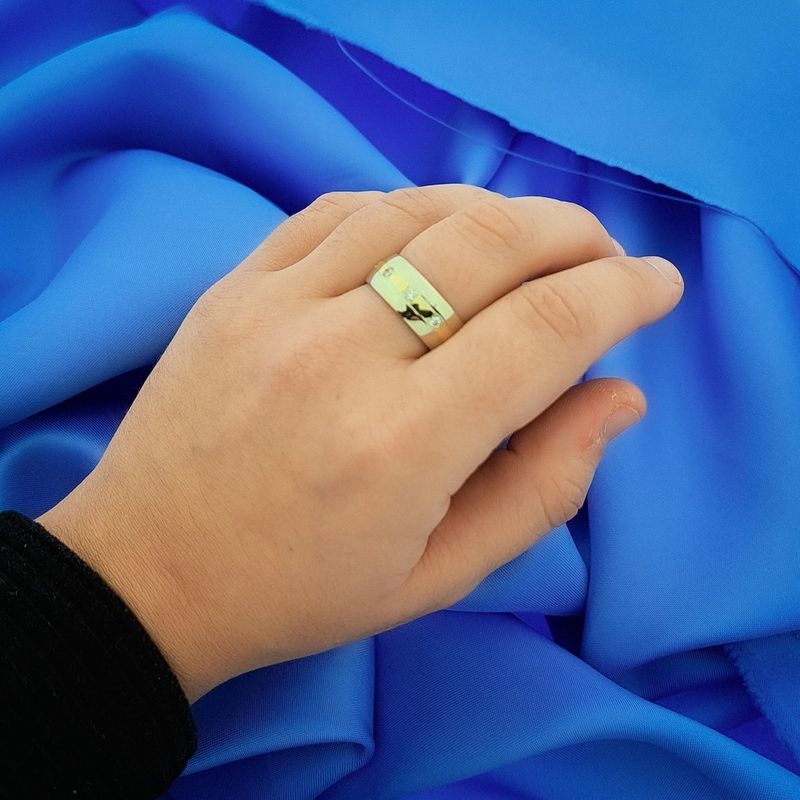 Image 4 of Two-tone gold ring with 0.16 ct diamonds.