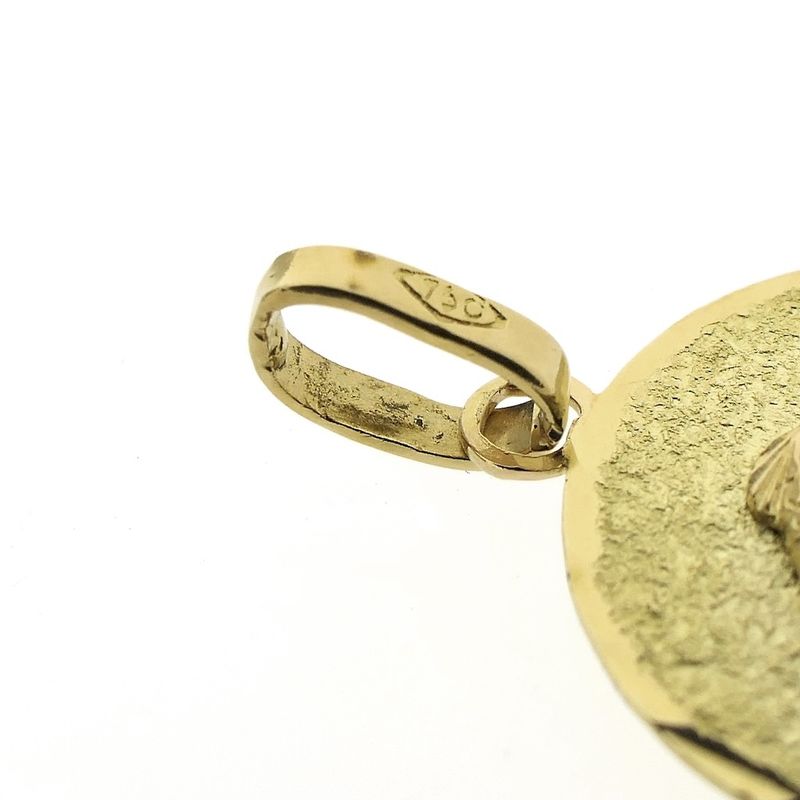 Image 5 of 18 carat gold zodiac sign pendant; Pisces