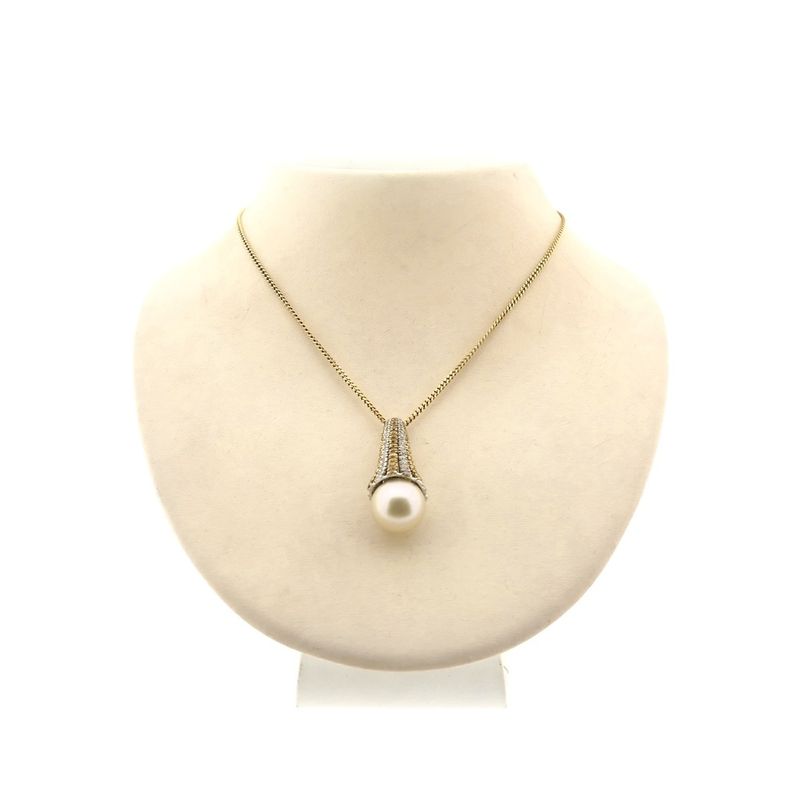 Image 5 of White gold pendant with pearl and diamonds; 1.71 ct.