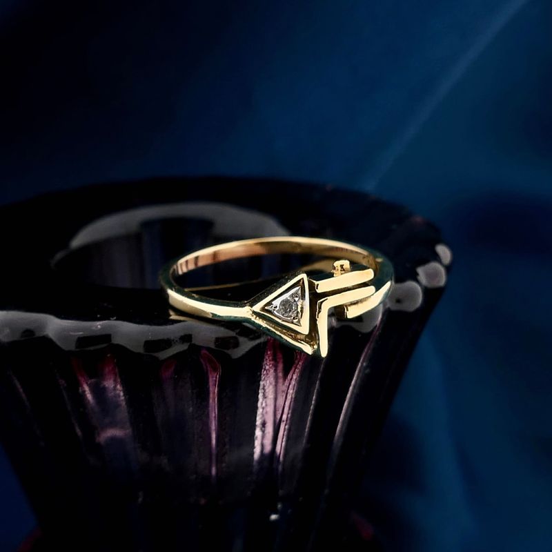 Image 2 of Gold Ring; Diamond 0.01 ct.; 14 Karat; Size 16.75