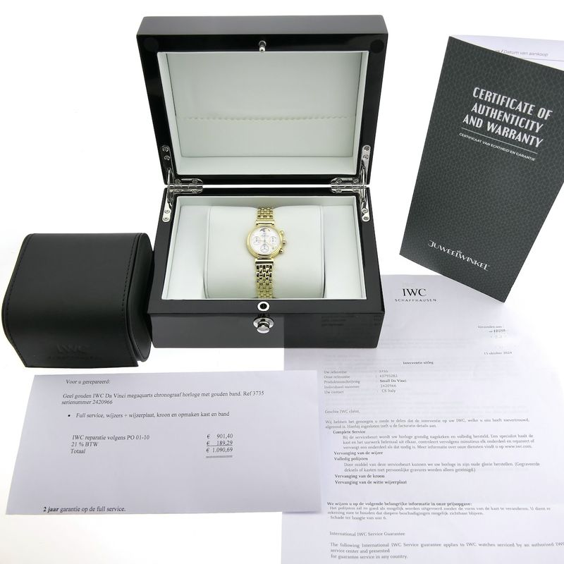 Image 4 of IWC Da Vinci Chronograph IW3735; 18k gold ladies' watch with moon phase