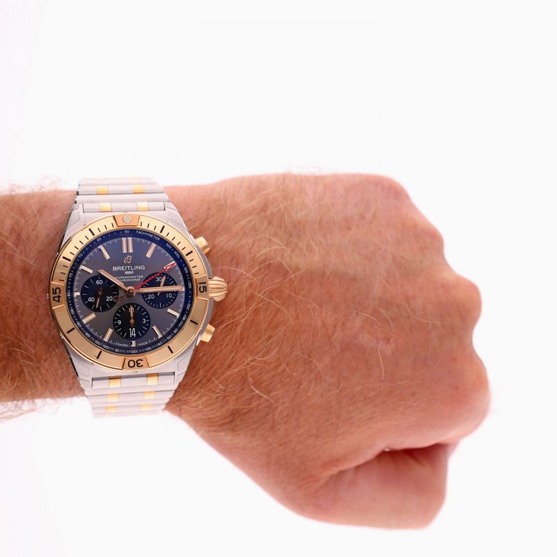 Afbeelding 14 van Breitling Chronomat B01 42mm UB0134101B1U1; Chronograaf heren horloge (Nieuw, Full-Set)