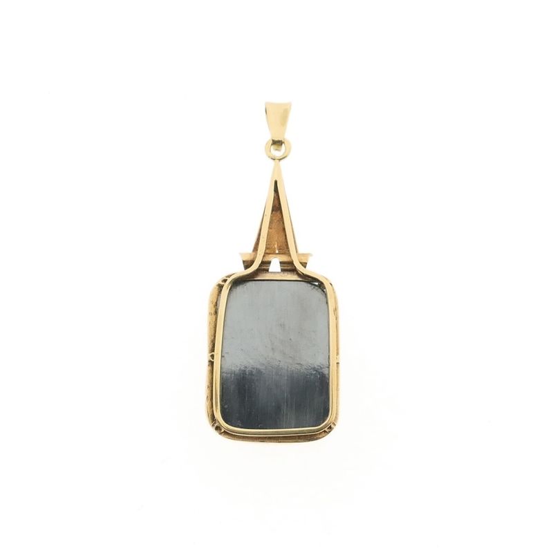 Image 3 of Gold pendant with hematite