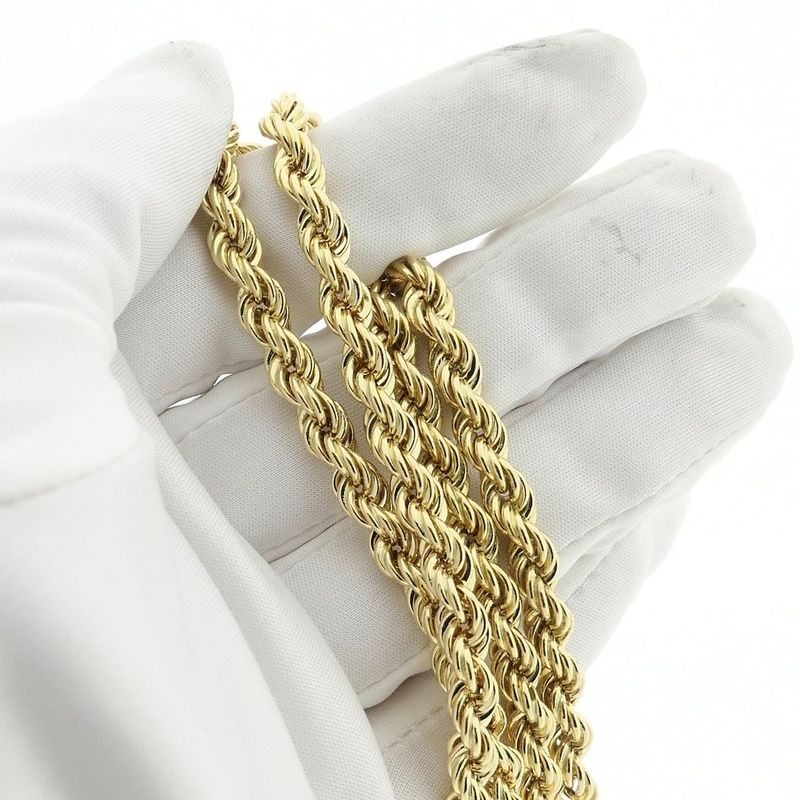 Image 7 of Gold twisted link chain