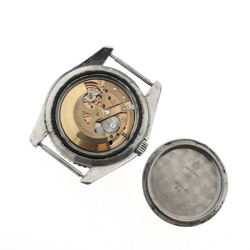 Image 12 of Omega Seamaster 300 ref. 165.024; Vintage automatic watch from 1964