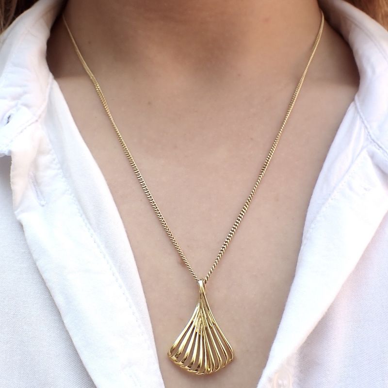 Image 2 of Vintage gold pendant