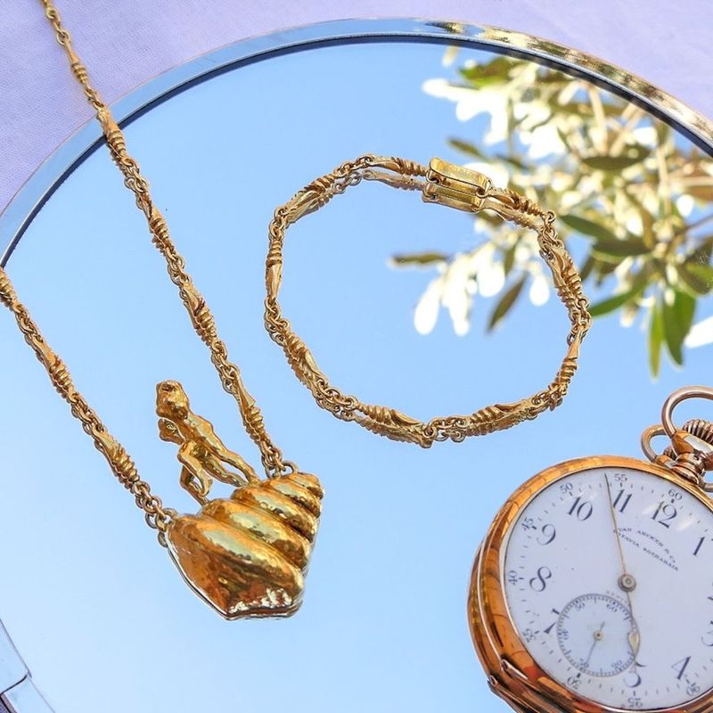 Image 3 of Gold chain/bracelet; Salvador Dalí, Mujer Desnuda Subiendo la Escalera