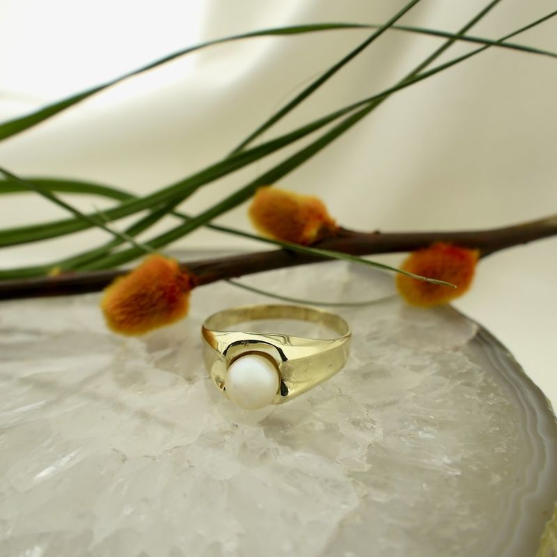 Image 2 of 8 carat ring with pearl