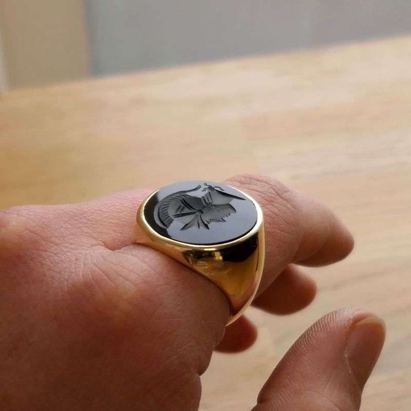 Image 8 of Gold signet ring with onyx