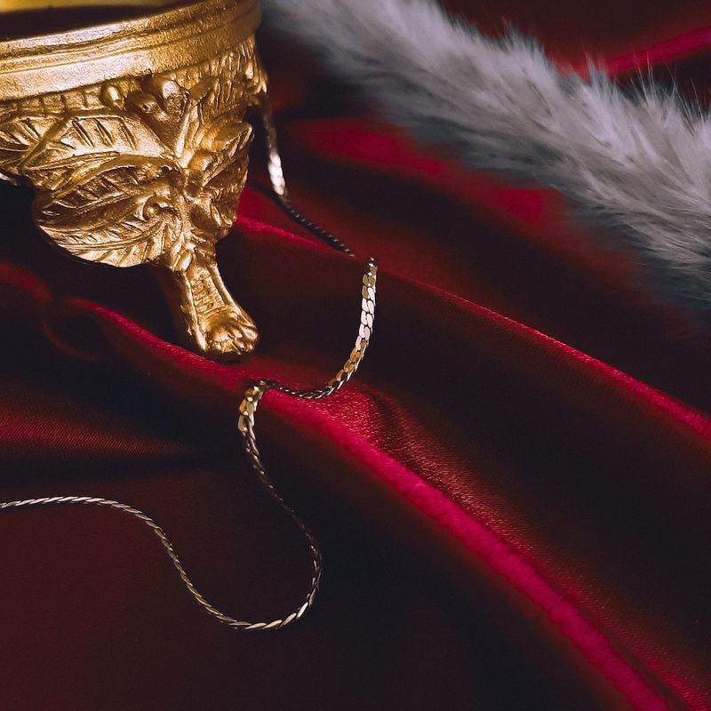 Image 2 of Gold flat gourmet link chain | 42.5 cm