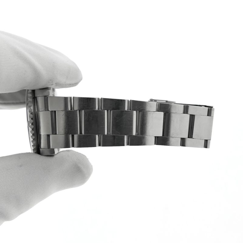 Image 24 of Rolex Submariner 40mm 16610; Automatic men's diving watch