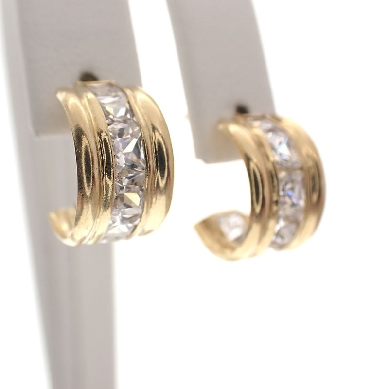 Image 3 of Gold semicircular stud earrings with alliance zirconia