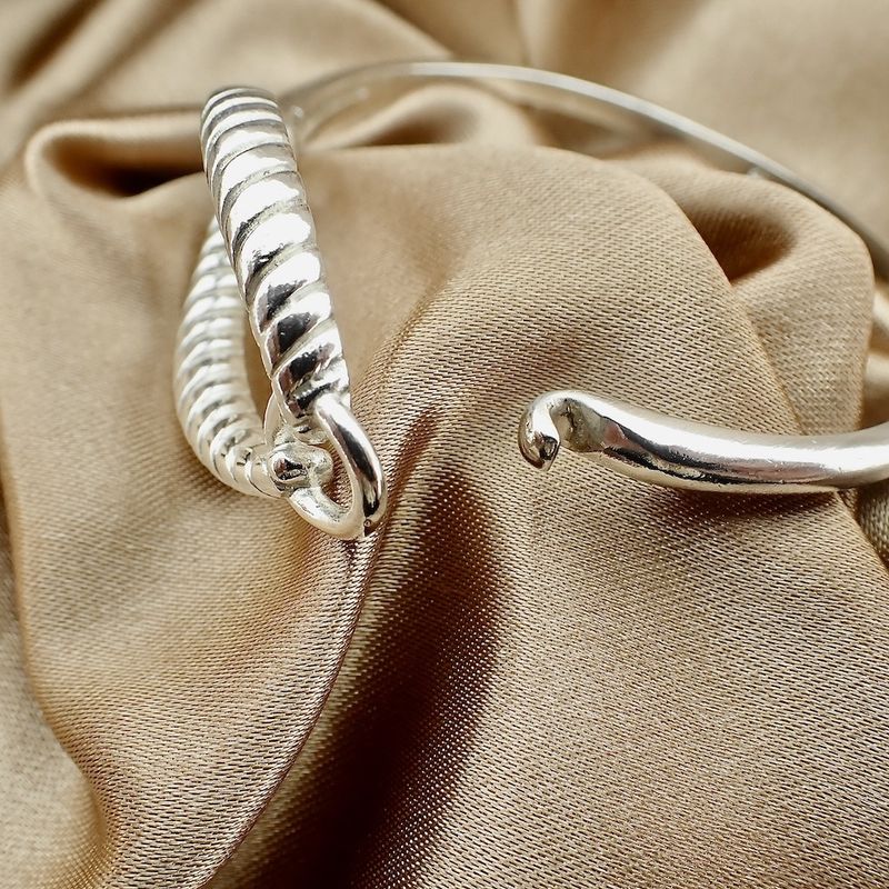 Image 5 of Silver bracelet with fantasy design | Ø 57.5 mm