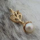 Image 6 of Gold pendant set with pearl and zirconia