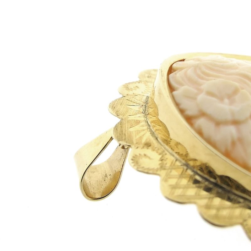 Image 5 of Antique gold brooch/pendant with cameo