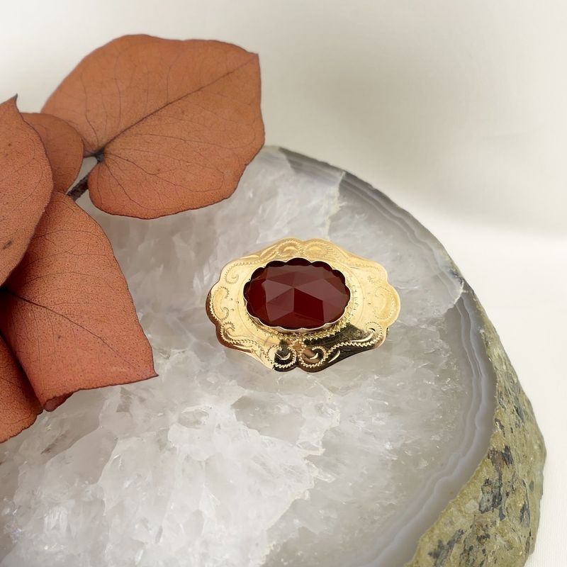 Image 2 of Vintage gold brooch with carnelian