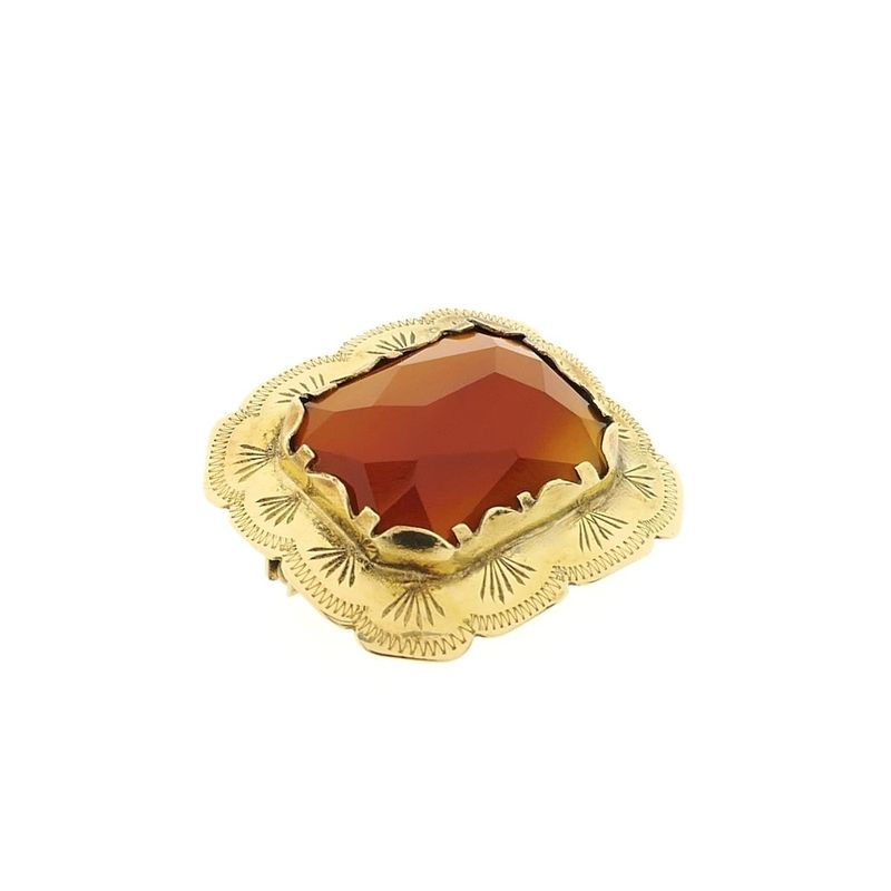 Image 3 of Gold brooch with carnelian