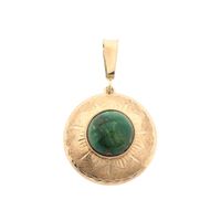 Gold pendant with malachite