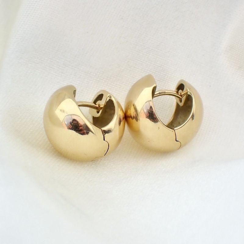 Image 2 of Gold wide earrings | Ø 14.5 mm