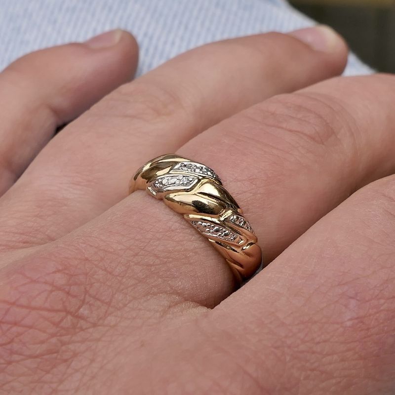 Image 8 of Gold ring with diamond | 0.01 ct.