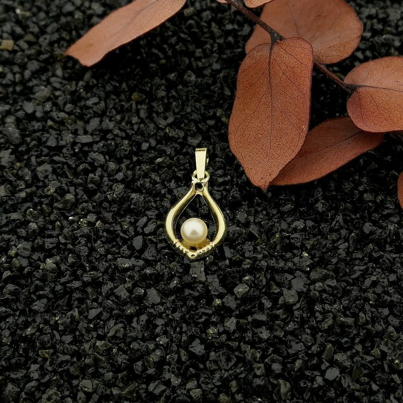 Image 2 of Gold pendant with pearl | Vintage