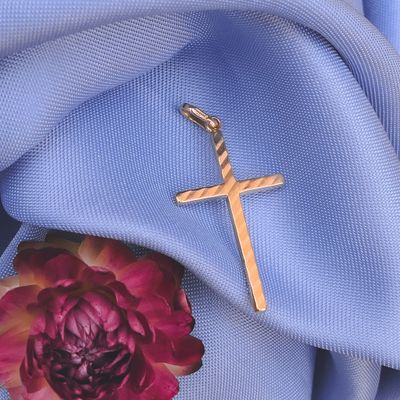 Image 2 of 18 carat gold pendant of a cross