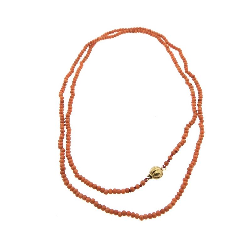 Image 3 of Blood coral necklace/saucer with gold clasp; Antique | 83 cm