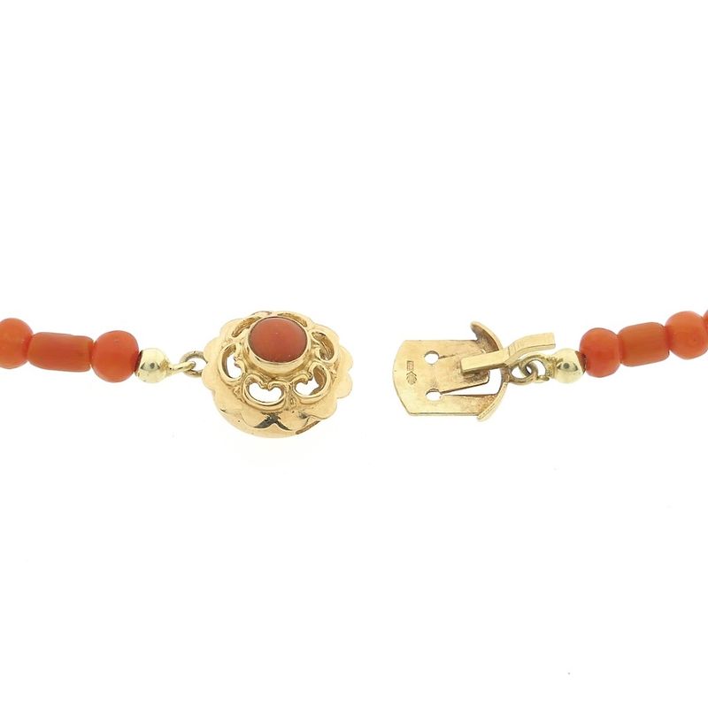 Image 6 of Red coral bead necklace with gold clasp; Antique | 46.5 cm