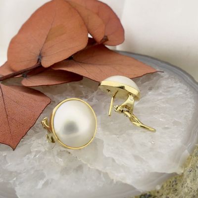 Image 2 of Gold pearl clip-on earrings
