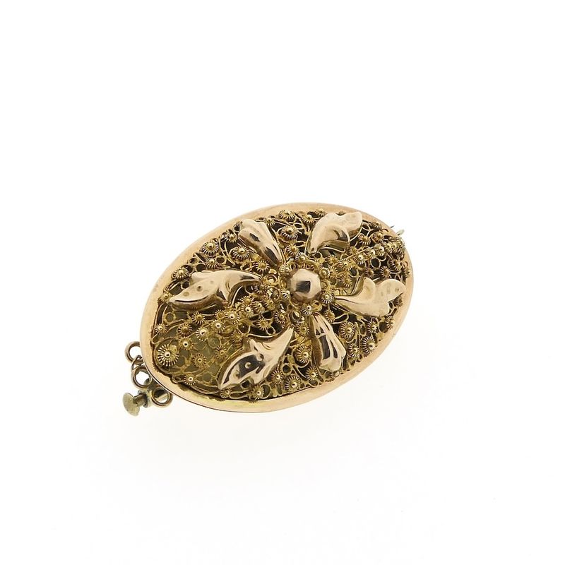 Image 3 of Antique two-tone gold brooch with filigree technique