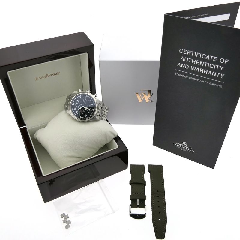 Image 4 of IWC Pilot's Chronograph IW3717; Automatic men's watch