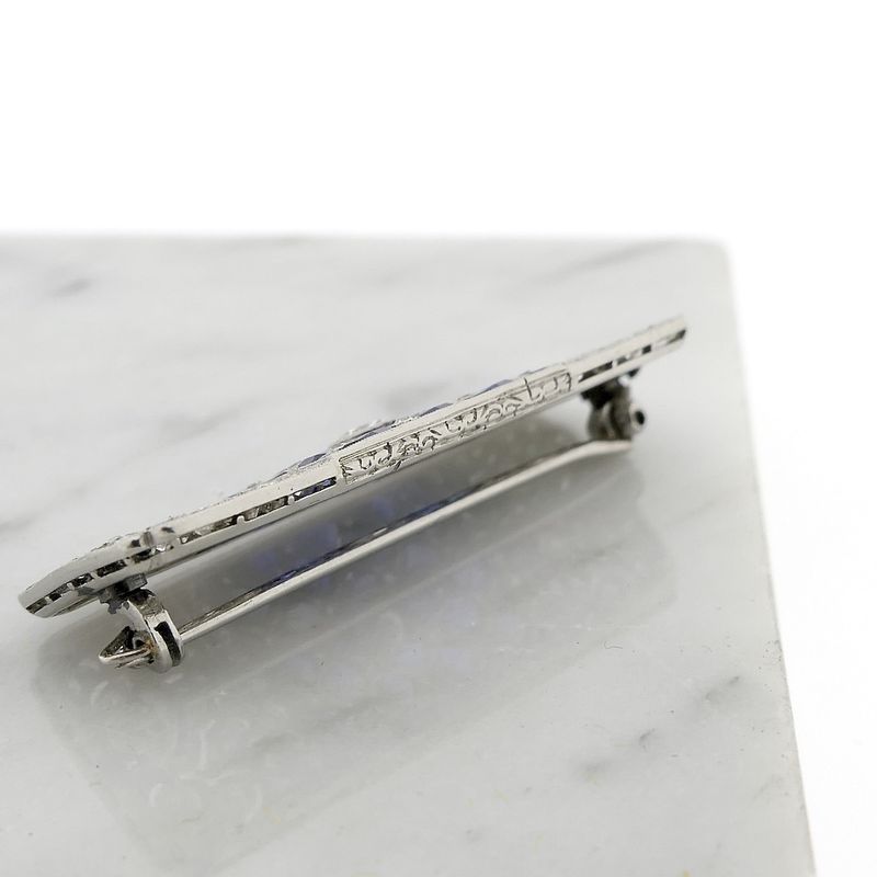 Image 10 of Platinum brooch with sapphire and diamond approx. 1.70 ct.