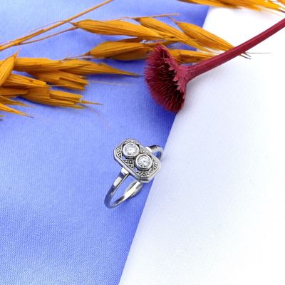 18-karat white gold art deco ring with diamonds | 0.22 ct. Image 2 of 18-karat white gold art deco ring with diamonds | 0.22 ct.