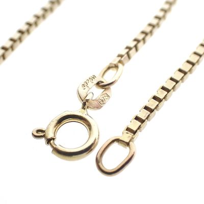 9 carat Venetian link chain | 60.5 cm Image 2 of 9 carat Venetian link chain | 60.5 cm
