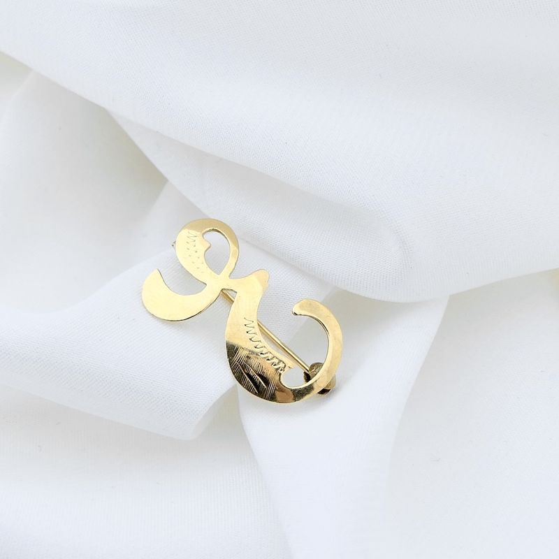 Image 6 of Gold letter brooch; letter E