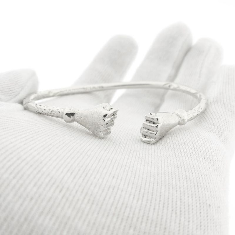 Image 12 of Silver clamp bracelet from Trinidad | Ø 69 mm