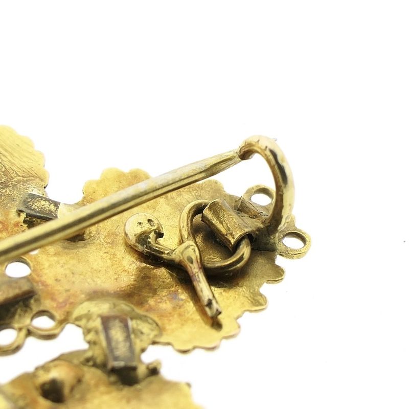 Image 6 of Antique gold brooch with garnet