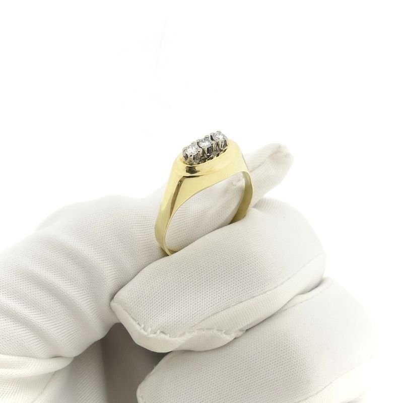 Image 11 of Gold ring with diamonds; 0.15 ct.