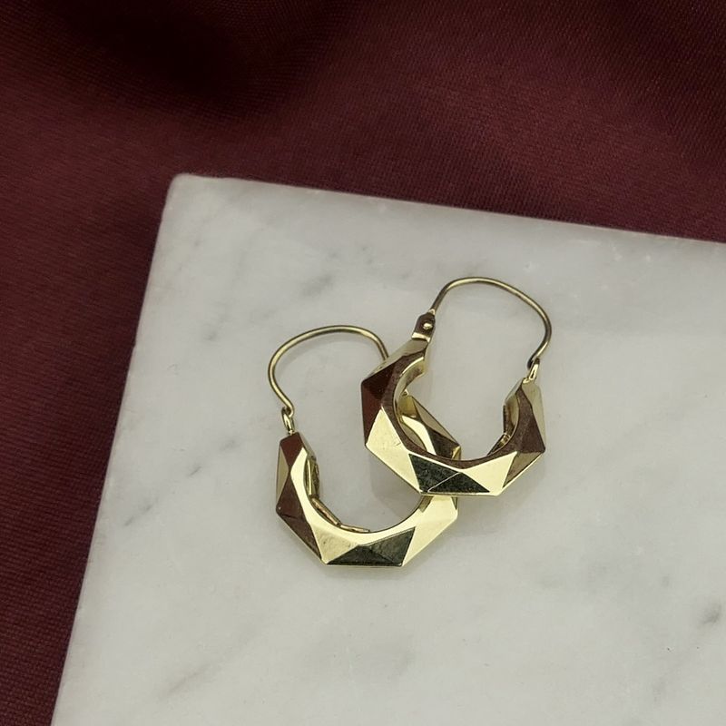 Image 2 of Gold faceted hoop earrings | Ø 15 mm