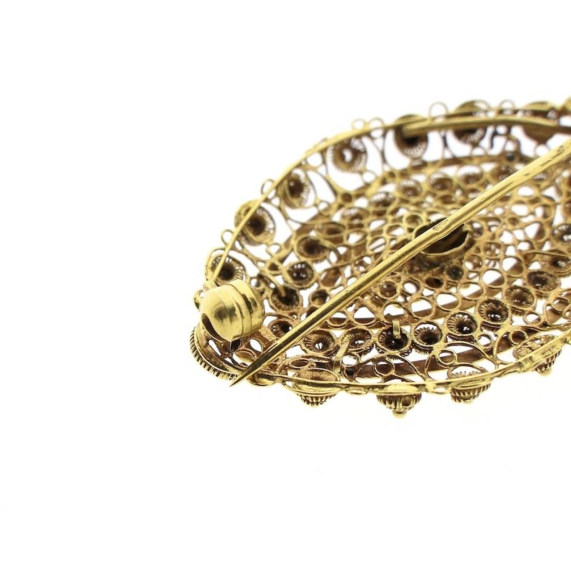 Image 7 of Gold brooch with Zeeland buttons