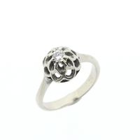 White gold solitaire ring with diamond; 0.10 ct.