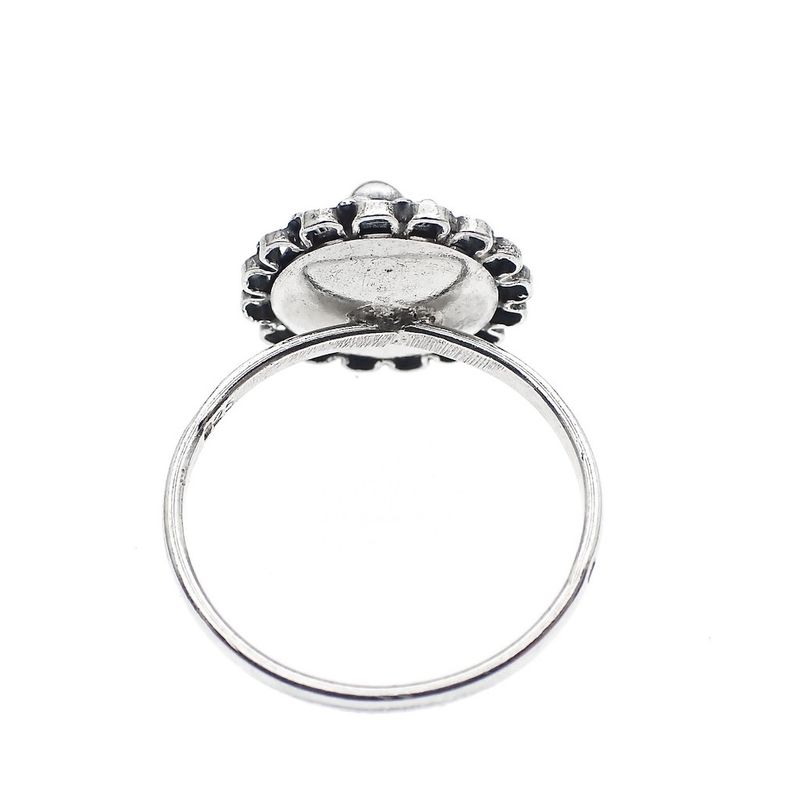 Image 4 of Silver ring with Zeeland button