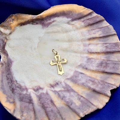 Image 2 of Gold pendant of a cross with corpus