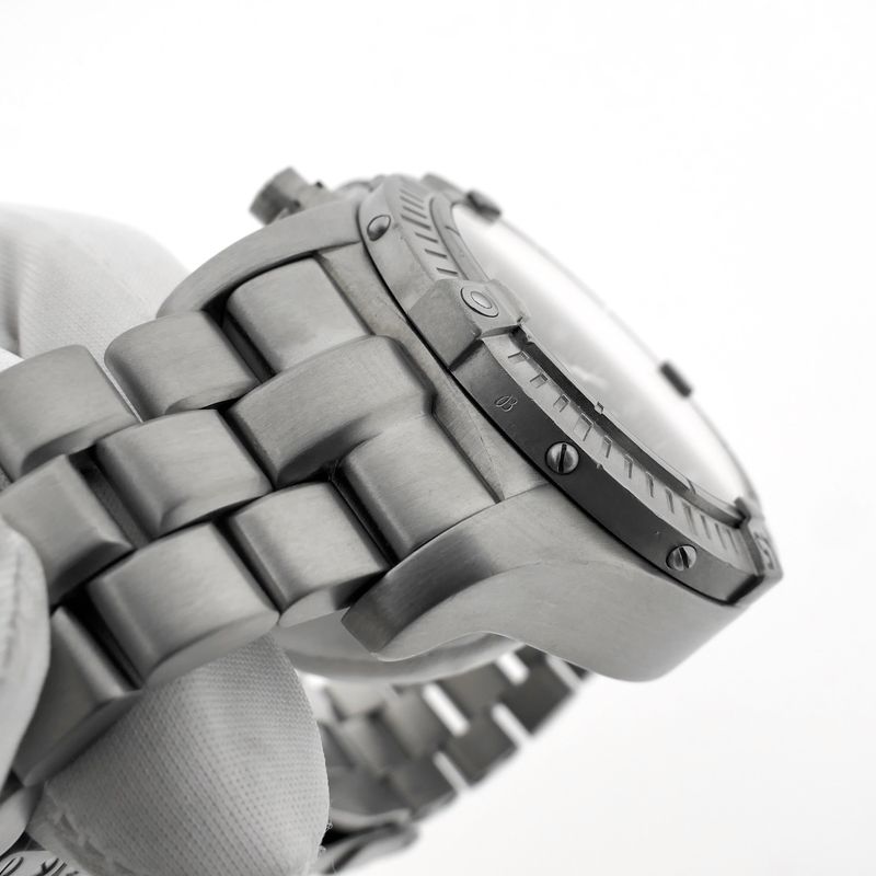 Image 15 of Breitling Chrono Avenger Titanium E13360; Chronograph men's watch