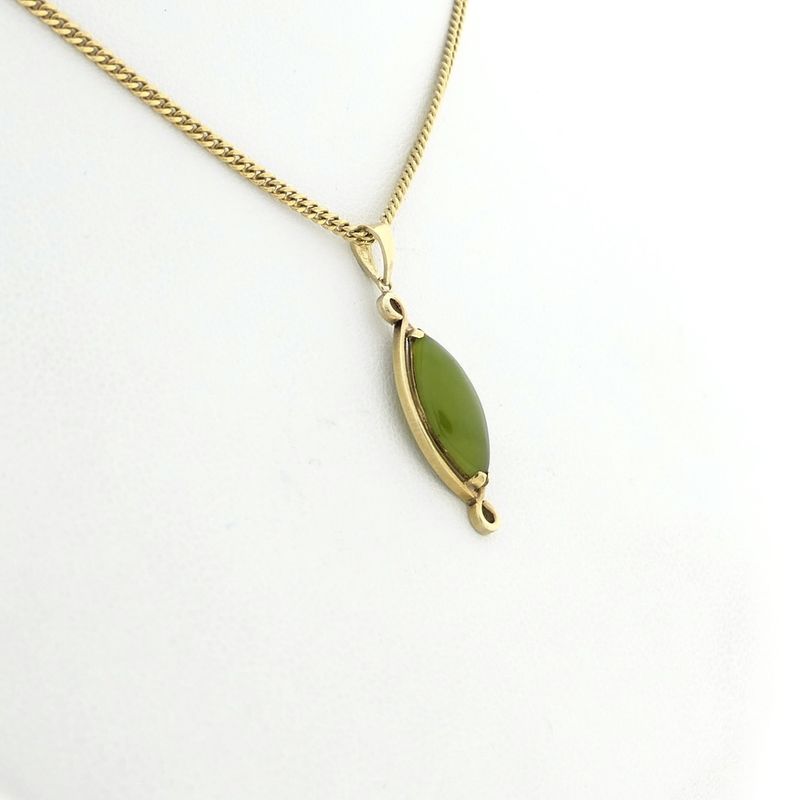 Image 5 of 9 carat pendant with jade