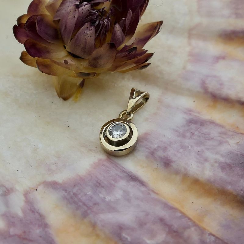 Image 2 of White gold pendant with zirconia